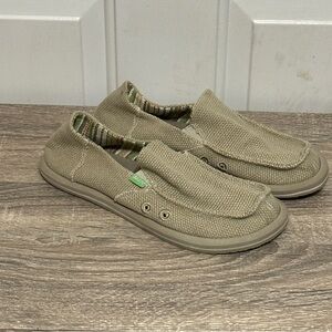 Sanuk kids Vagabond sandals Loafers‎ boys Size 6 Taupe Worn Once